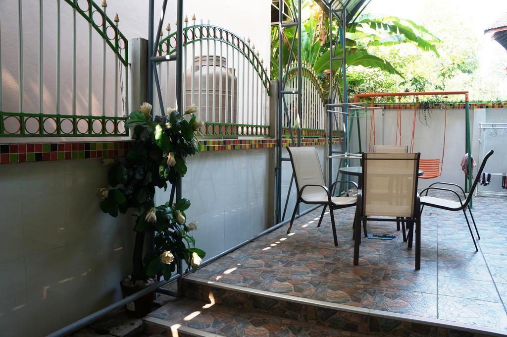 Noble Homestay Чиангмай Екстериор снимка